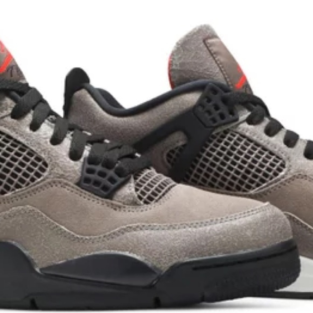 2021
Air Jordan 4 Retro 'Taupe Haze'